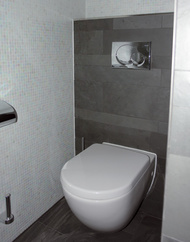 Fertigbad für Hotel - Abgeteiltes WC mit Unterputzspülkasten